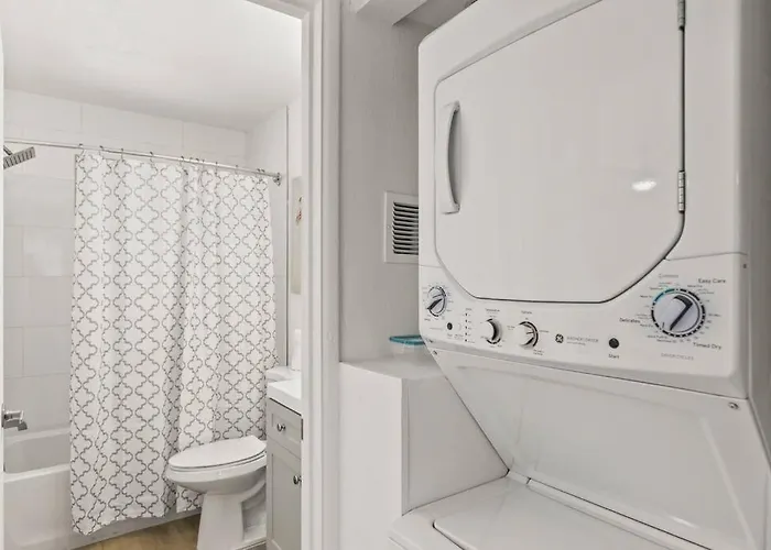 Apartment Lovely 1-bedroom In Biltmore - Parking *